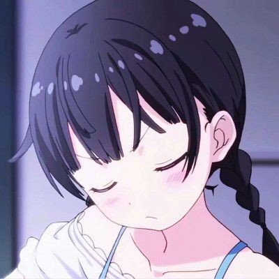 男孩沉迷手机不吃饭 父亲拿棍管教